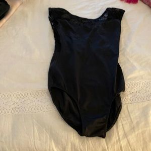 Black cap sleeve class in leotard